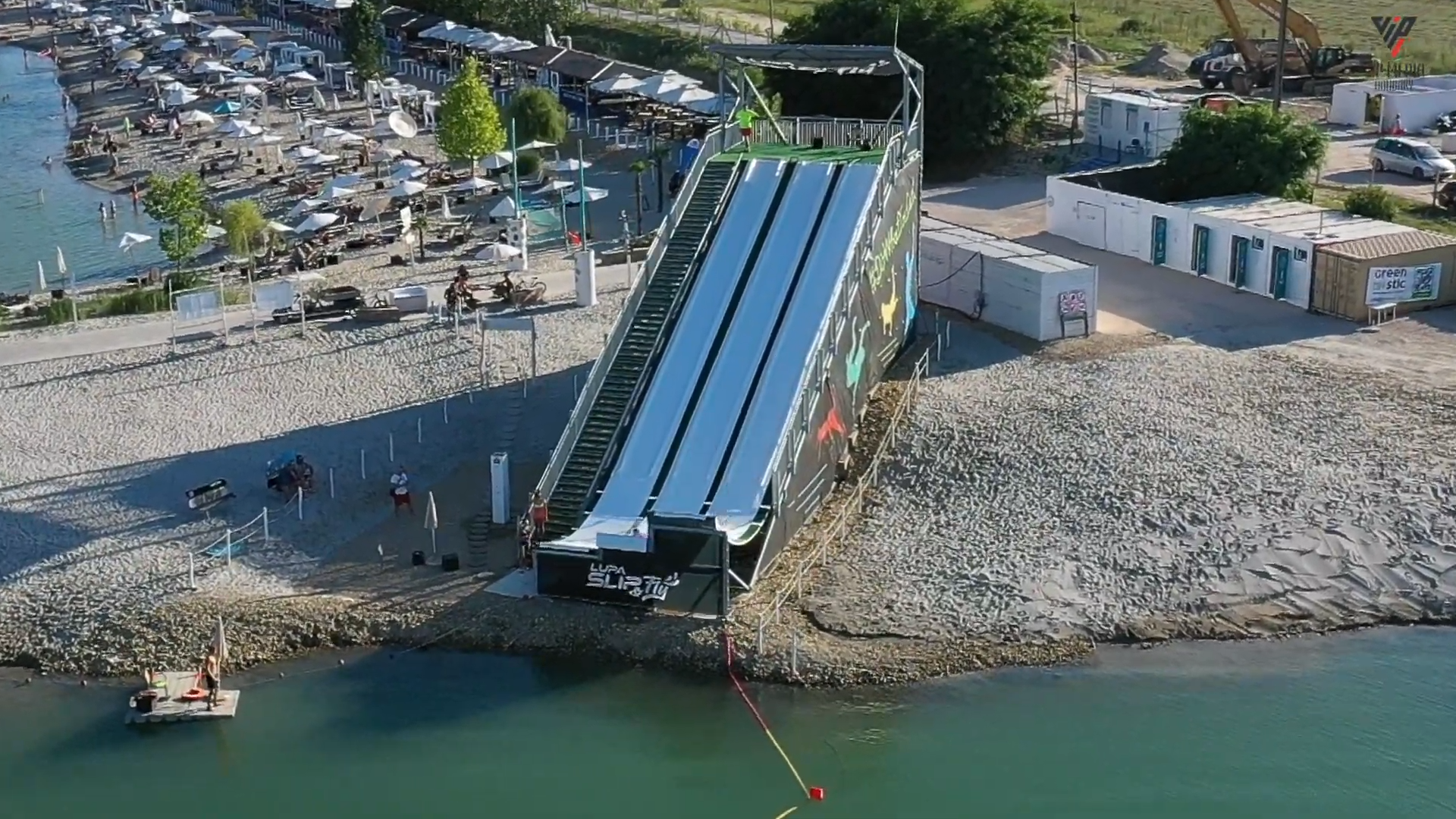Budapest Lupa beach csúszda 45 tonna